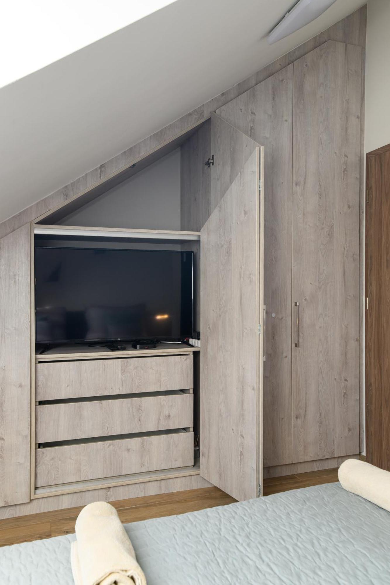 Domino Suite Eger Buitenkant foto