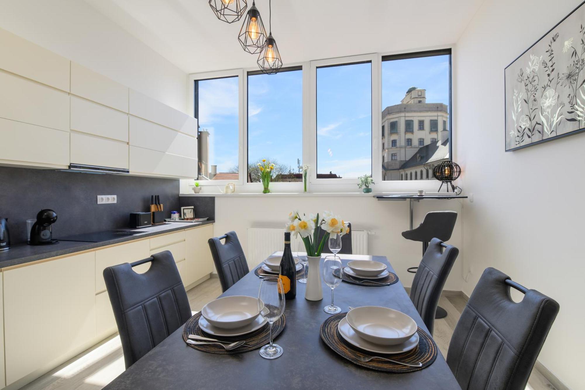 Domino Suite Eger Buitenkant foto